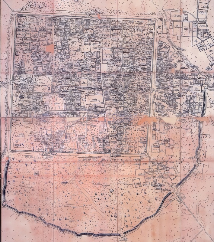 An old map of Chiang Mai from 1893 showing the square inner brick wall, the curved outer earth wall on the south-east, and the Ping River