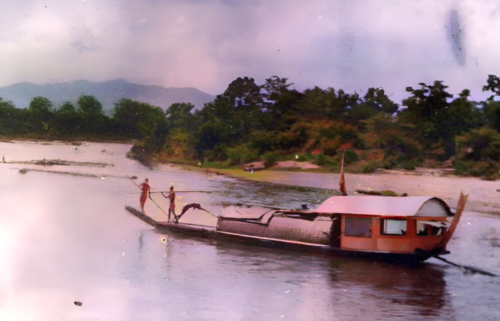 เรือหางแมงป่องบนแม่น้ำปิง