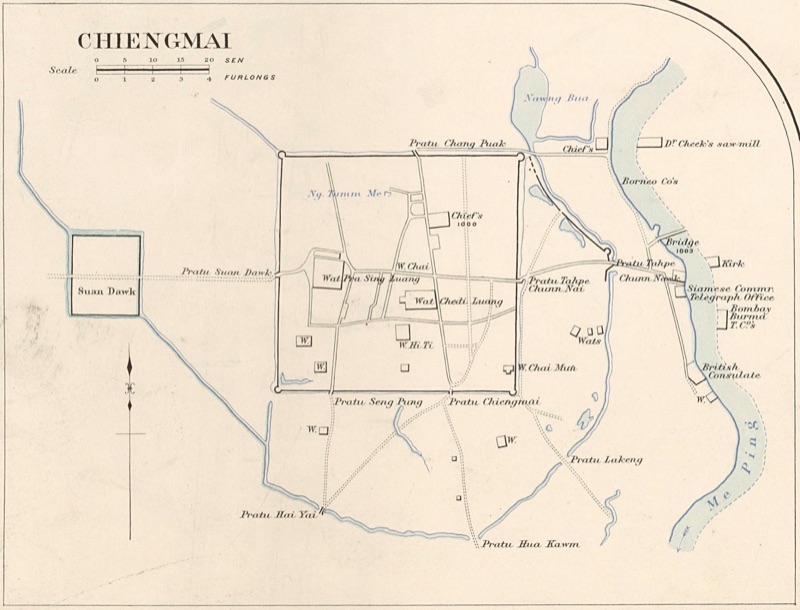 An old line map of Chiang Mai showing the square city wall, the curved outer earth rampart to the south, the Ping River to the east and the names of the gates