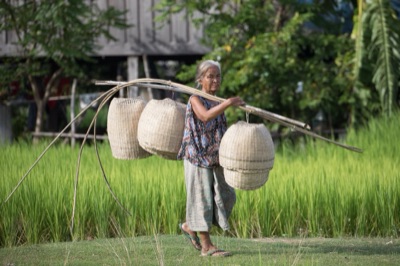 kuai hap (baskets on a carrying pole, Laos)