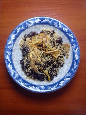 khao kam (black sticky rice)